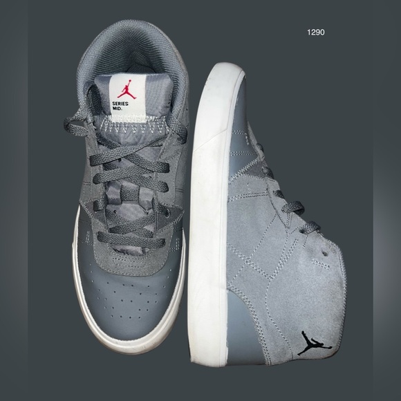 Jordan Series Mid Cool Gray Sneakers